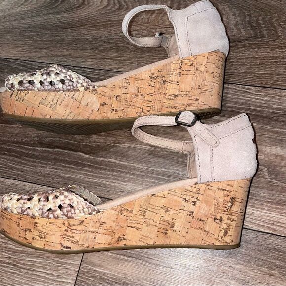 TOMS STUCCO Satin Woven Platform Wedge - Picture 4 of 8